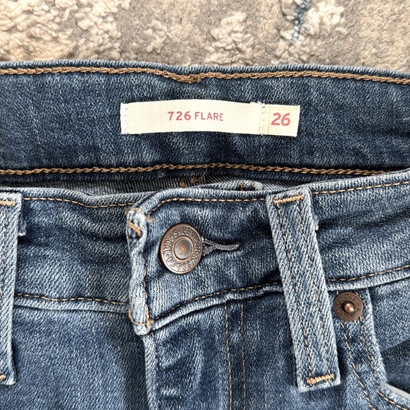 Levi's Women's 726 High Rise Flare Jeans. Women’s size 26X30. - Picture 4 of 5